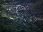 80 Zoomata verso Valbrona, paese di Linda e Luca...